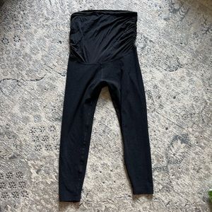 Beyond The Bump Beyond Yoga Maternity Leggings Capri